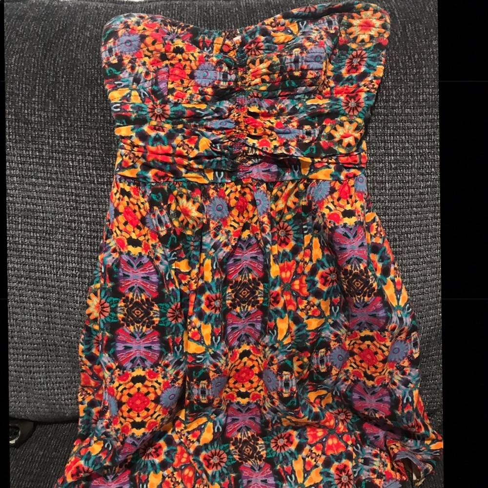 Floral strapless summer dress!